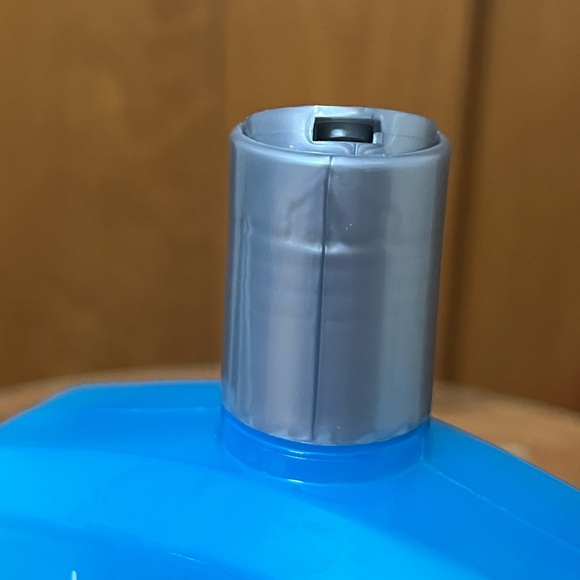 Neutrogena Healthy Scalp Hydro Boost Shampoo with Hyaluronic Acid 12 fl oz - Picture 4 of 6